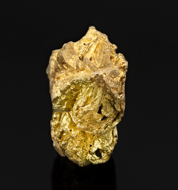 Gold (spinel twin). Top / Photo: Mark Mauthner