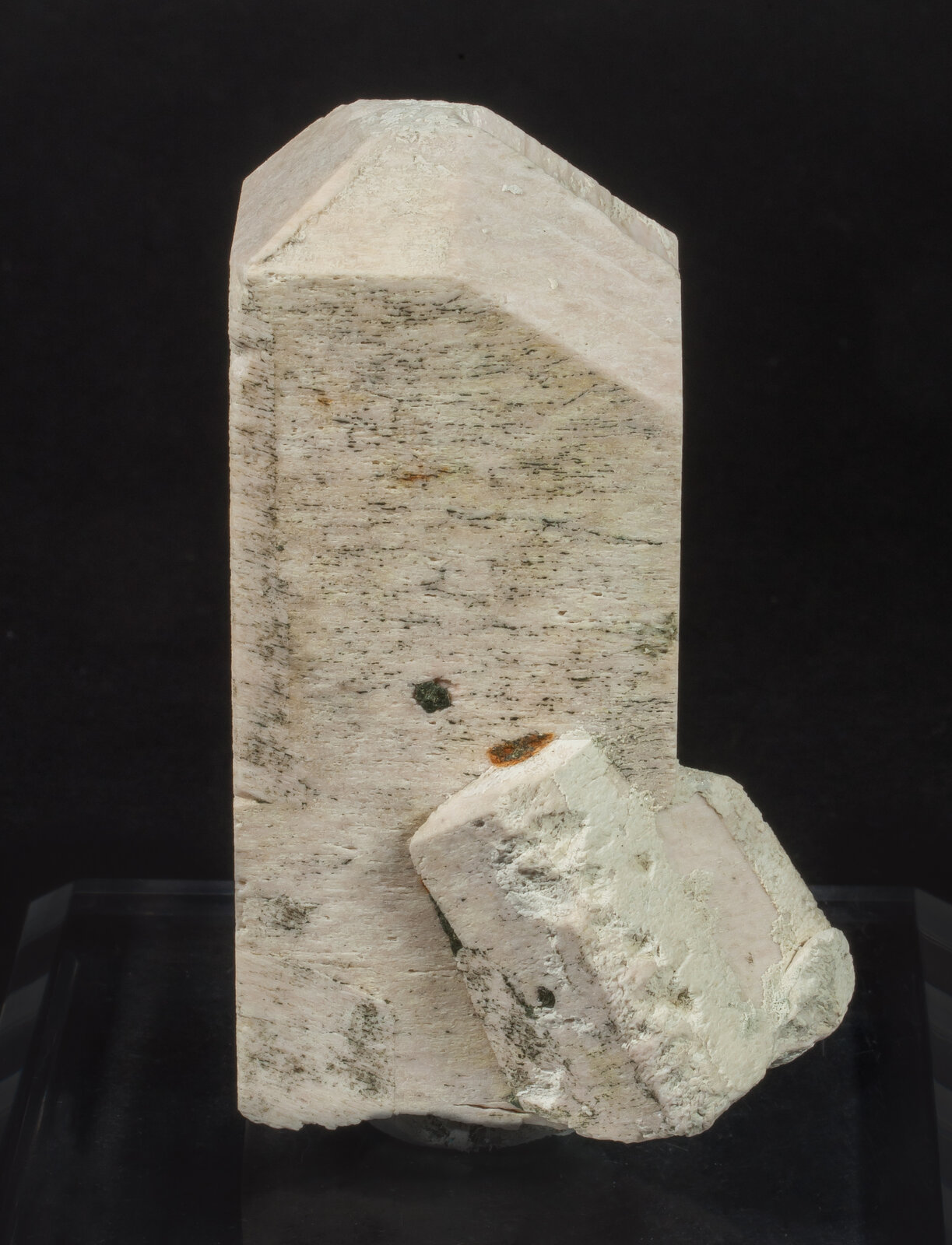 specimens/s_imagesAO5/Microcline-NBF76AO5s.jpg