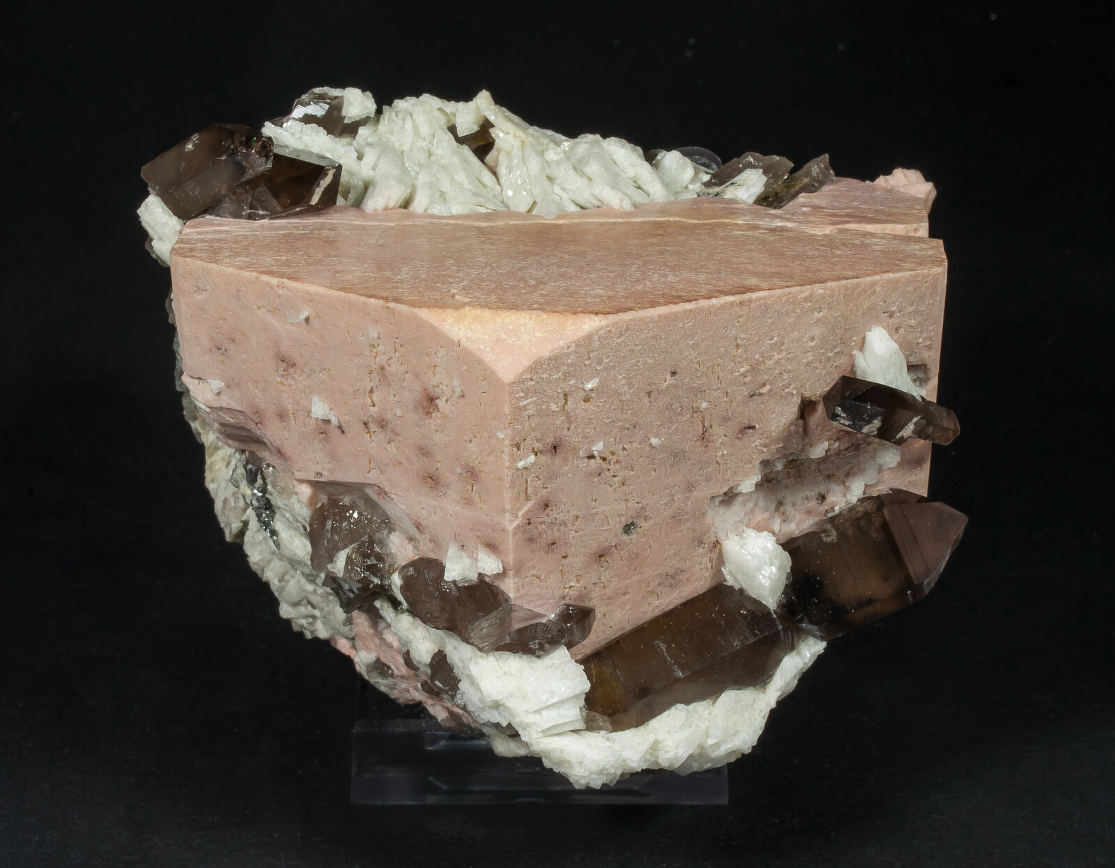 specimens/s_imagesAO5/Microcline-NBZ46AO5f.jpg