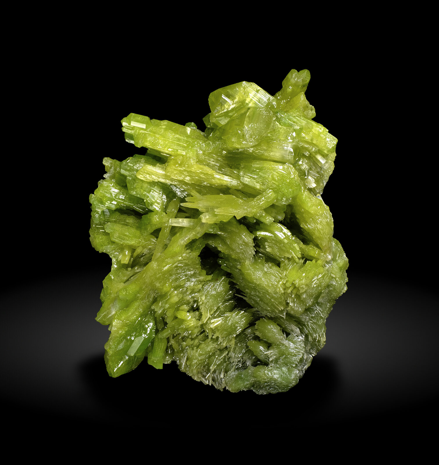 specimens/s_imagesAO5/Pyromorphite-JFD129AO5_1812_r.jpg