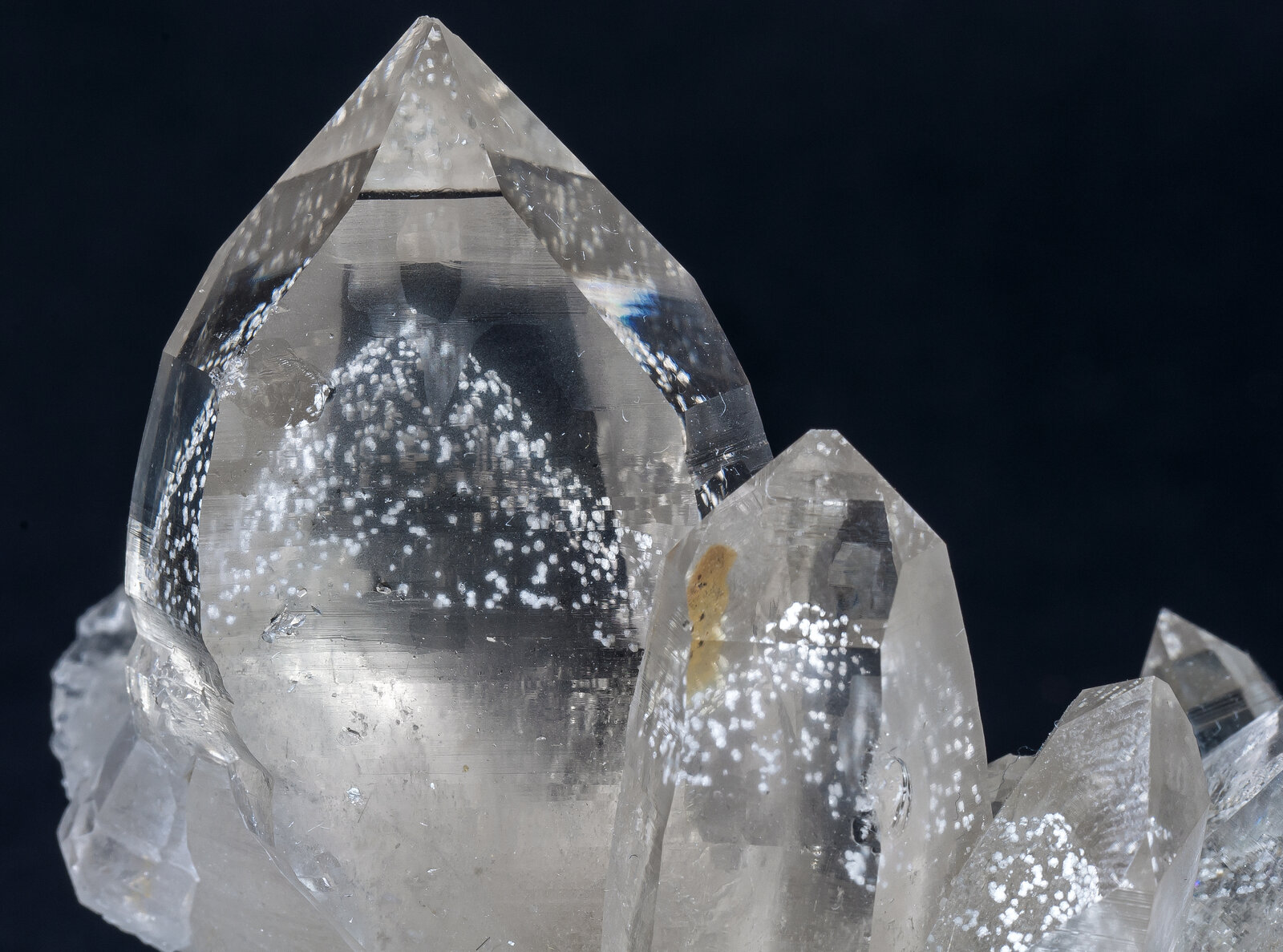 specimens/s_imagesAO5/Quartz-TDM71AO5d2.jpg