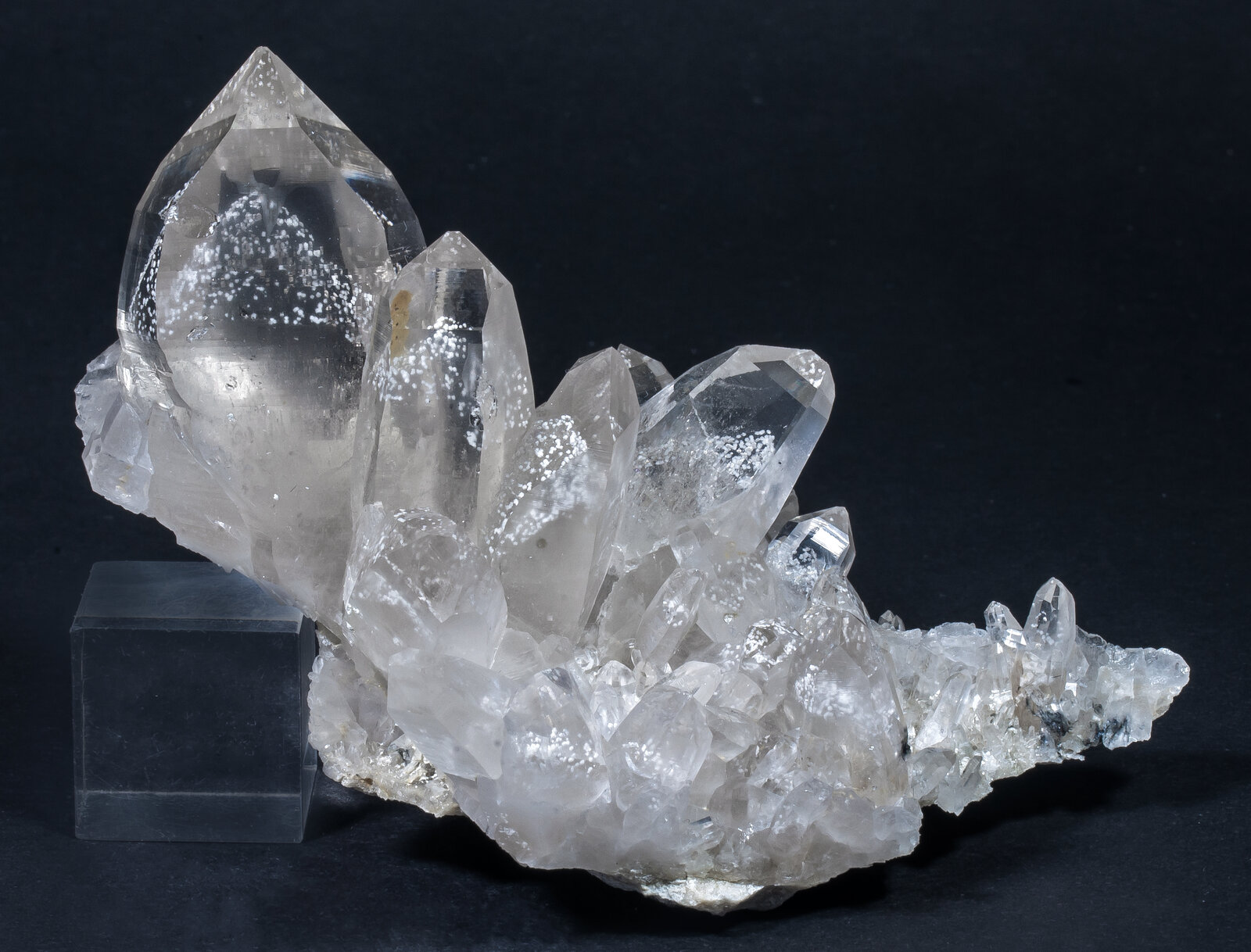 specimens/s_imagesAO5/Quartz-TDM71AO5s.jpg