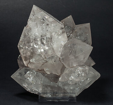 Quartz (doubly terminated) with hydrocarbon inclusions. Rear