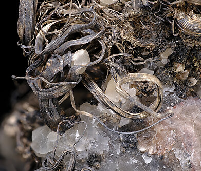 Silver with Calcite. Detail / Photo: Joaquim Calln