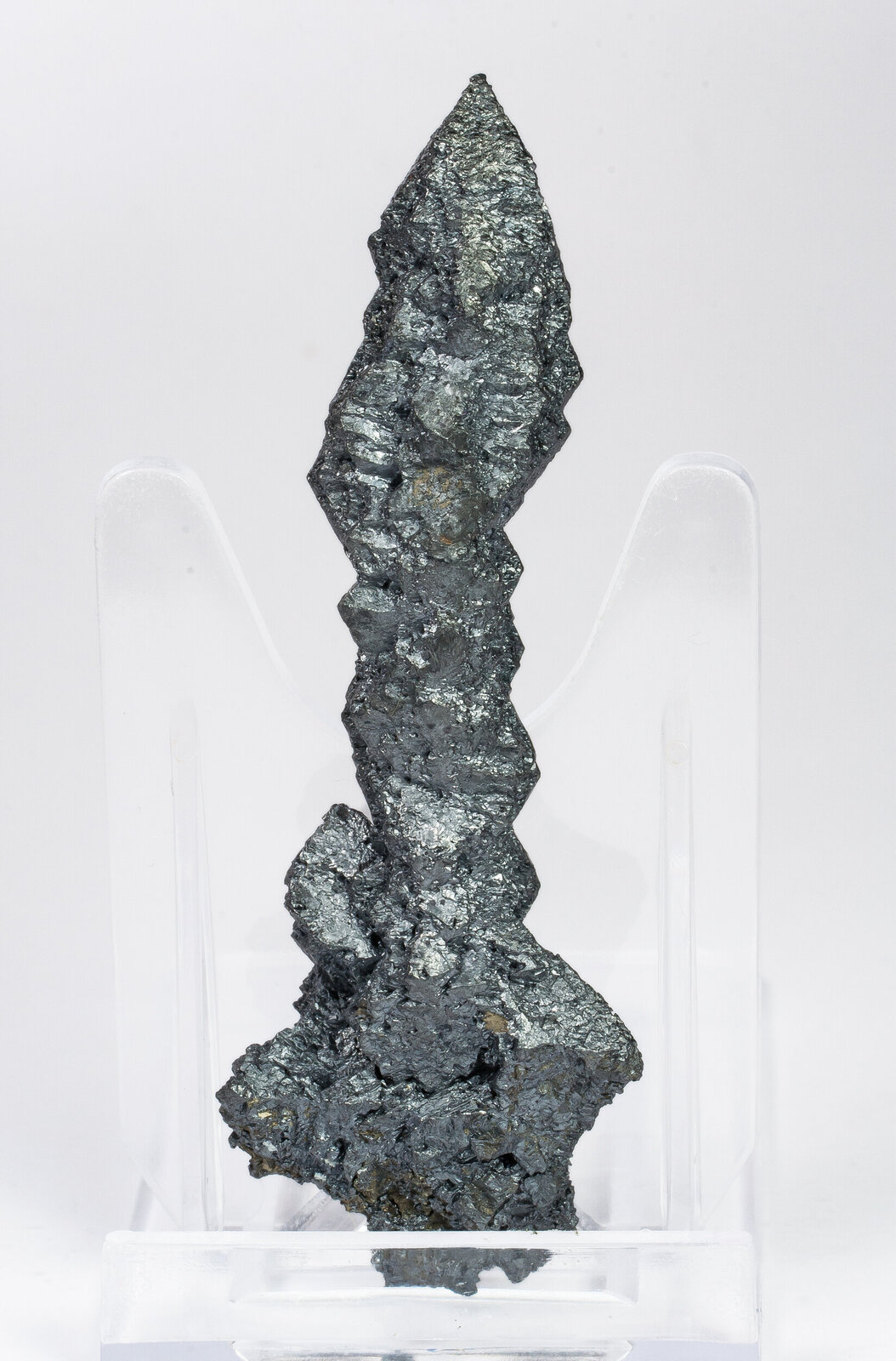 specimens/s_imagesAO6/Acanthite-JFD145AO6f.jpg