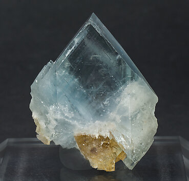 Baryte with Fluorite. Rear