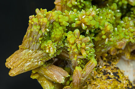 Pyromorphite with Baryte. 