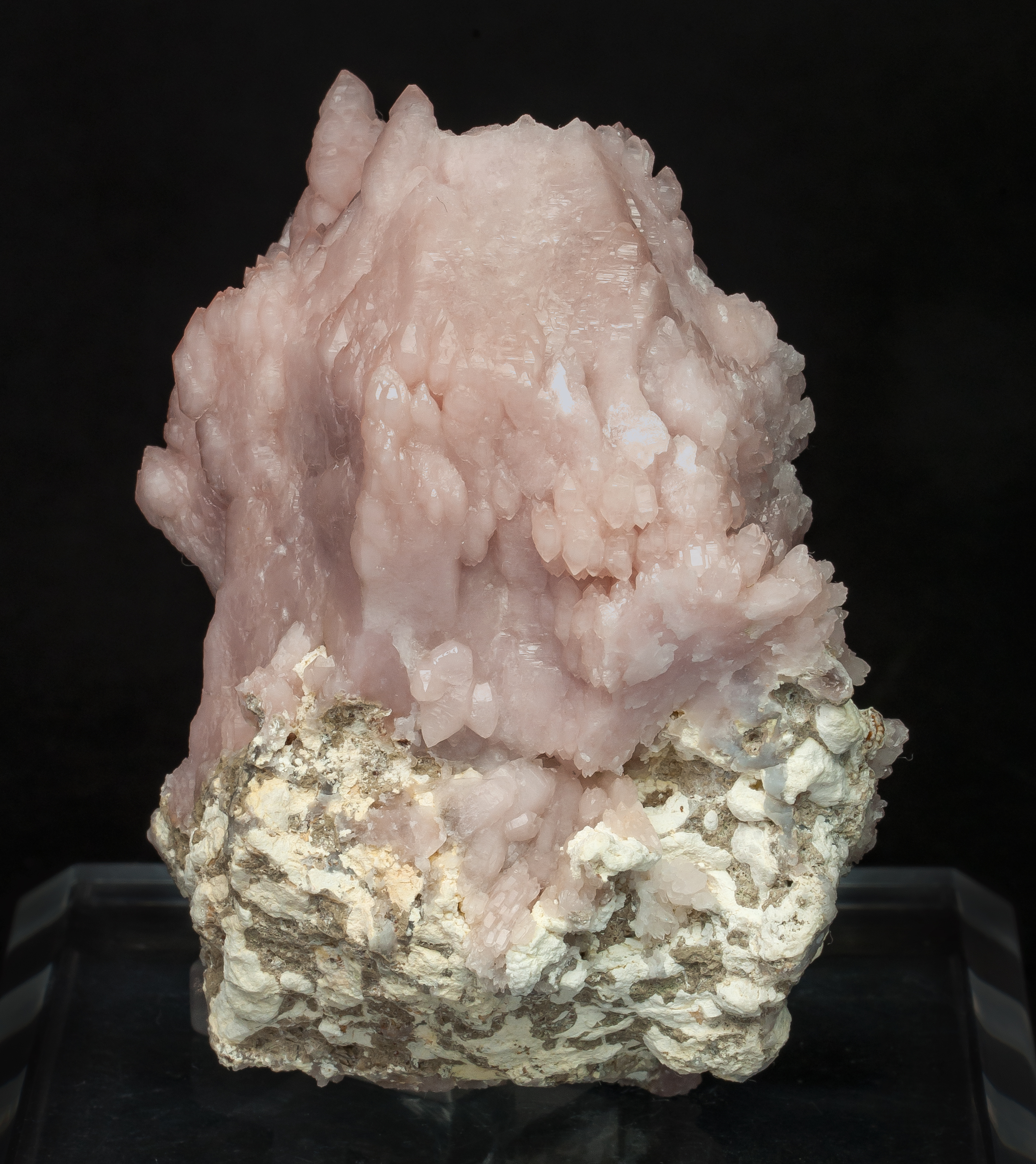 specimens/s_imagesAO6/Quartz_rose-TFR88AO6r.jpg