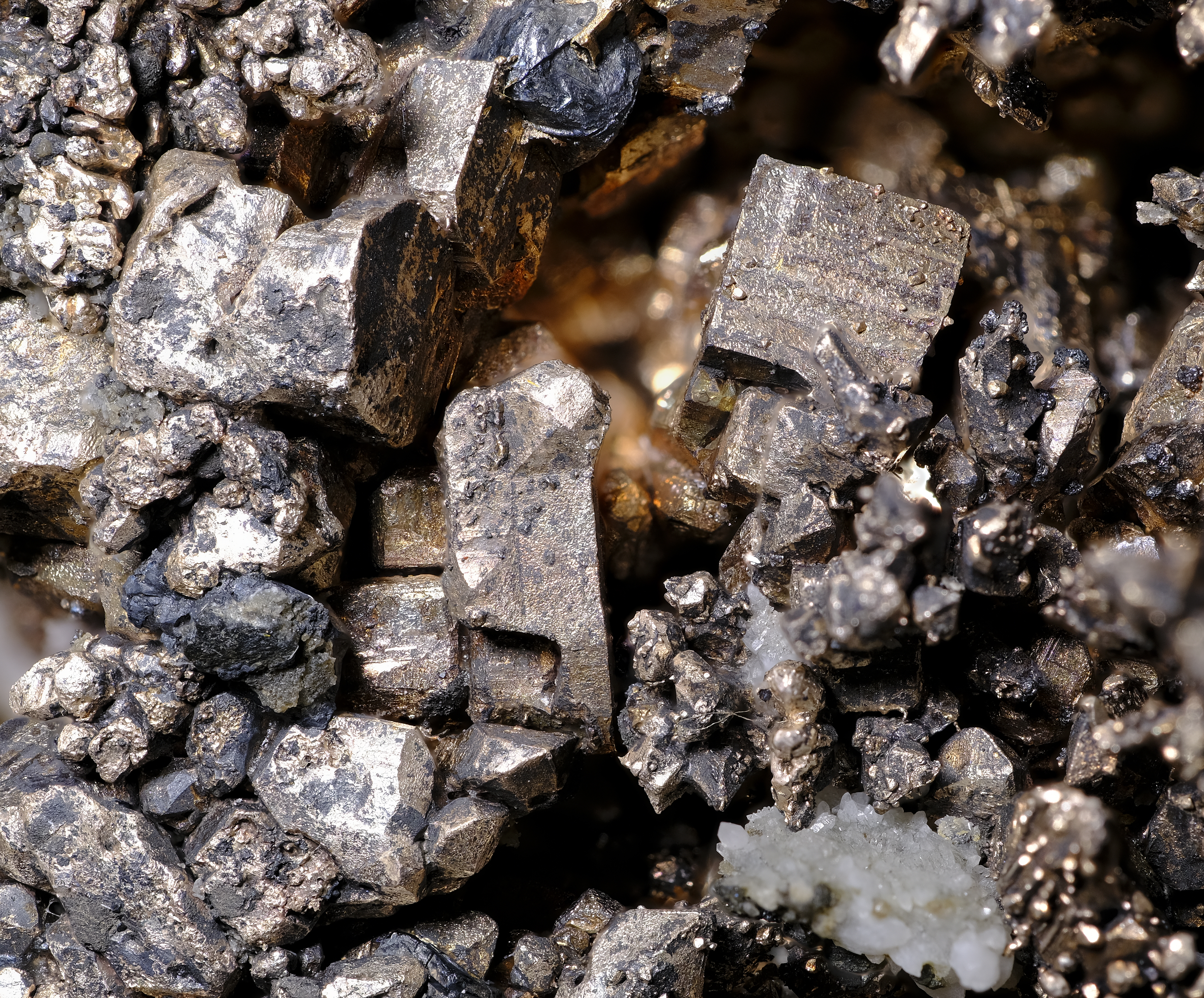specimens/s_imagesAO6/Silver-BYA61AO6-4353-d.jpg