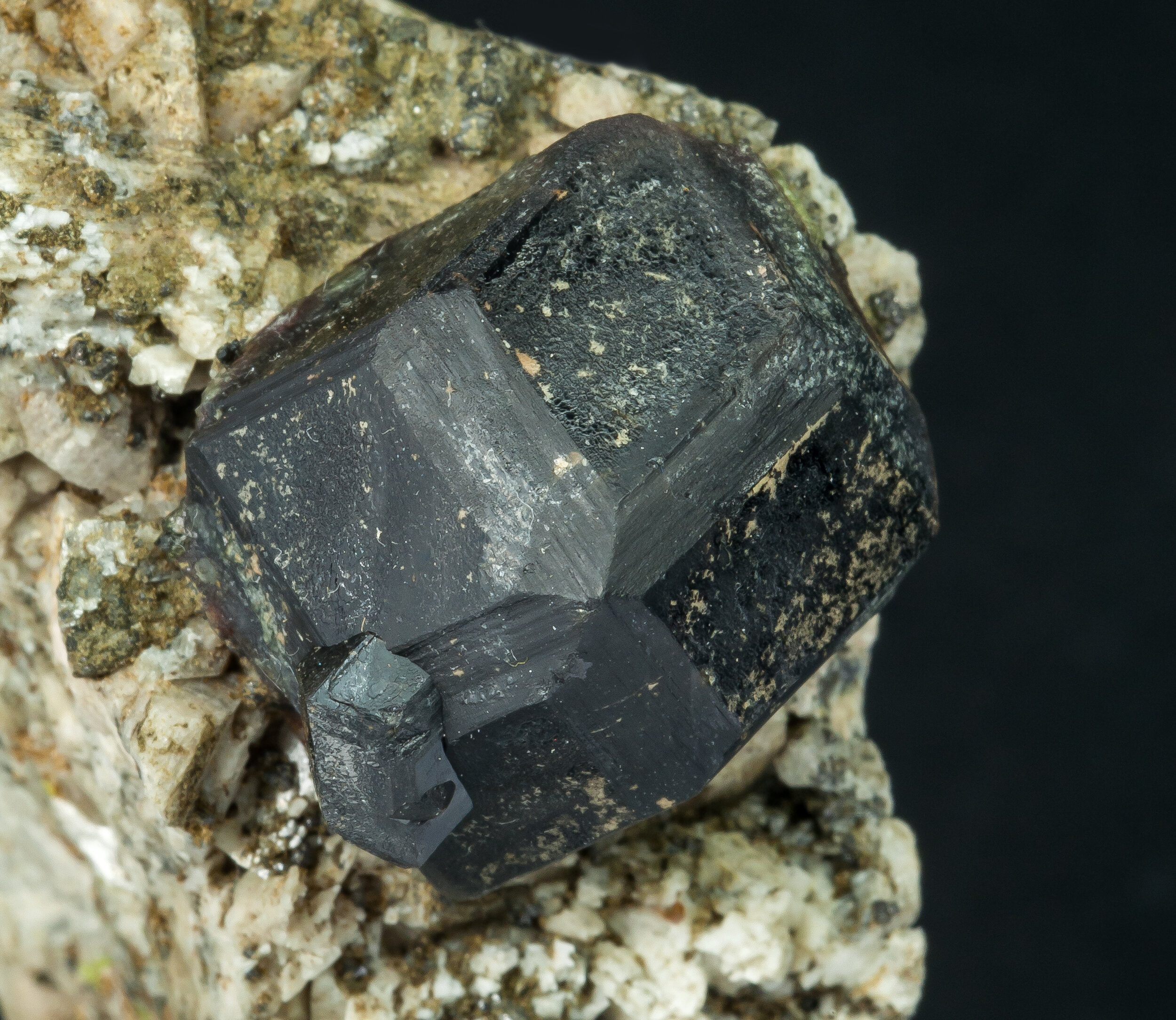 specimens/s_imagesAO7/Andradiite-TKX11AO7d.jpg