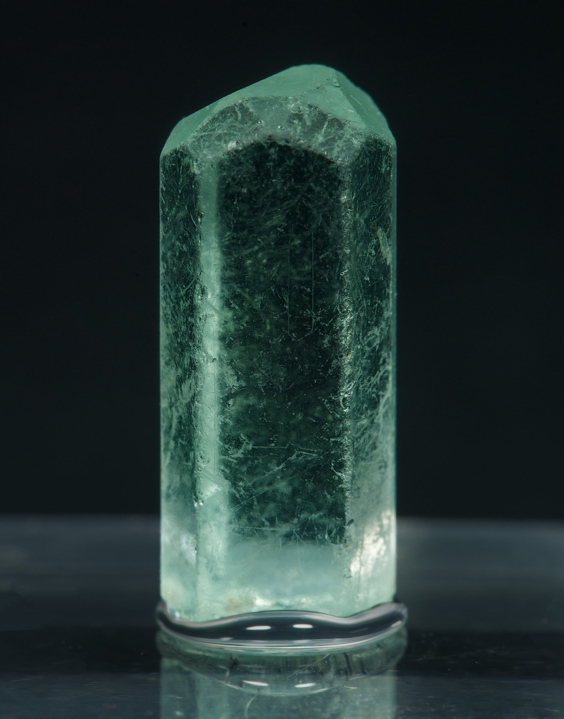 specimens/s_imagesAO7/Beryl_emerald-EFM88AO7r.jpg