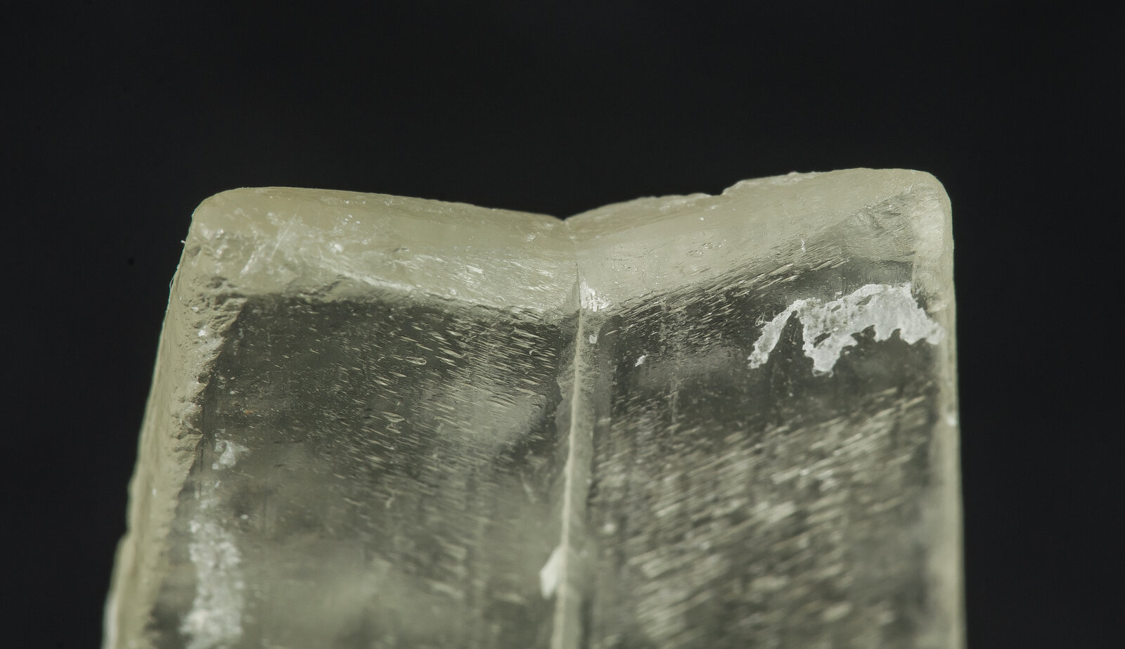 specimens/s_imagesAO8/Calcite-EPA62AO8d.jpg
