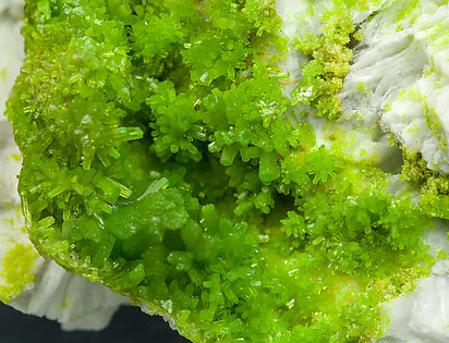 Pyromorphite with Baryte. 