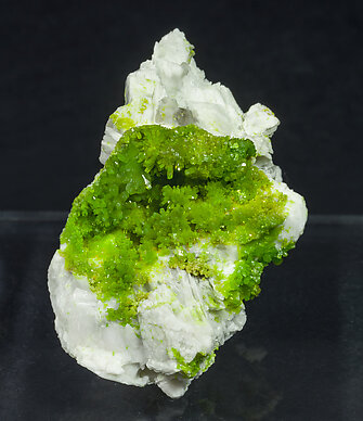 Pyromorphite with Baryte. Side