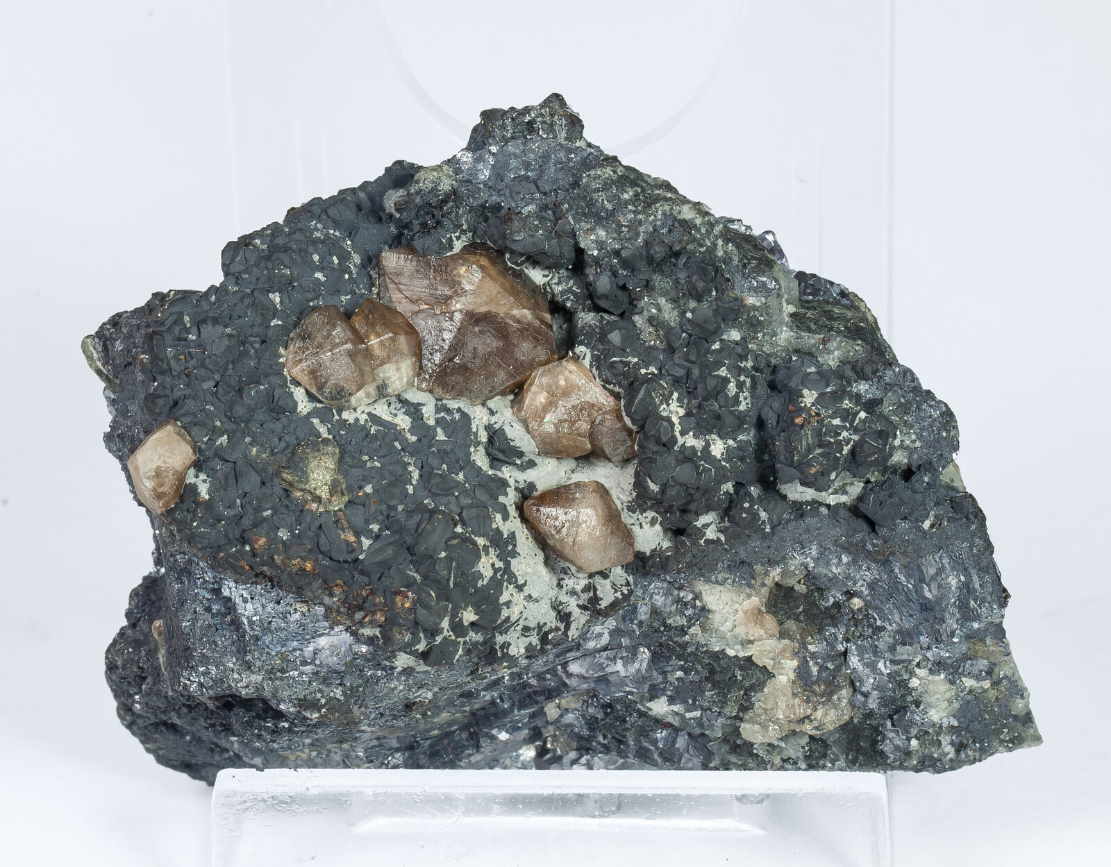 specimens/s_imagesAO8/Scheelite-BRA91AO8t.jpg