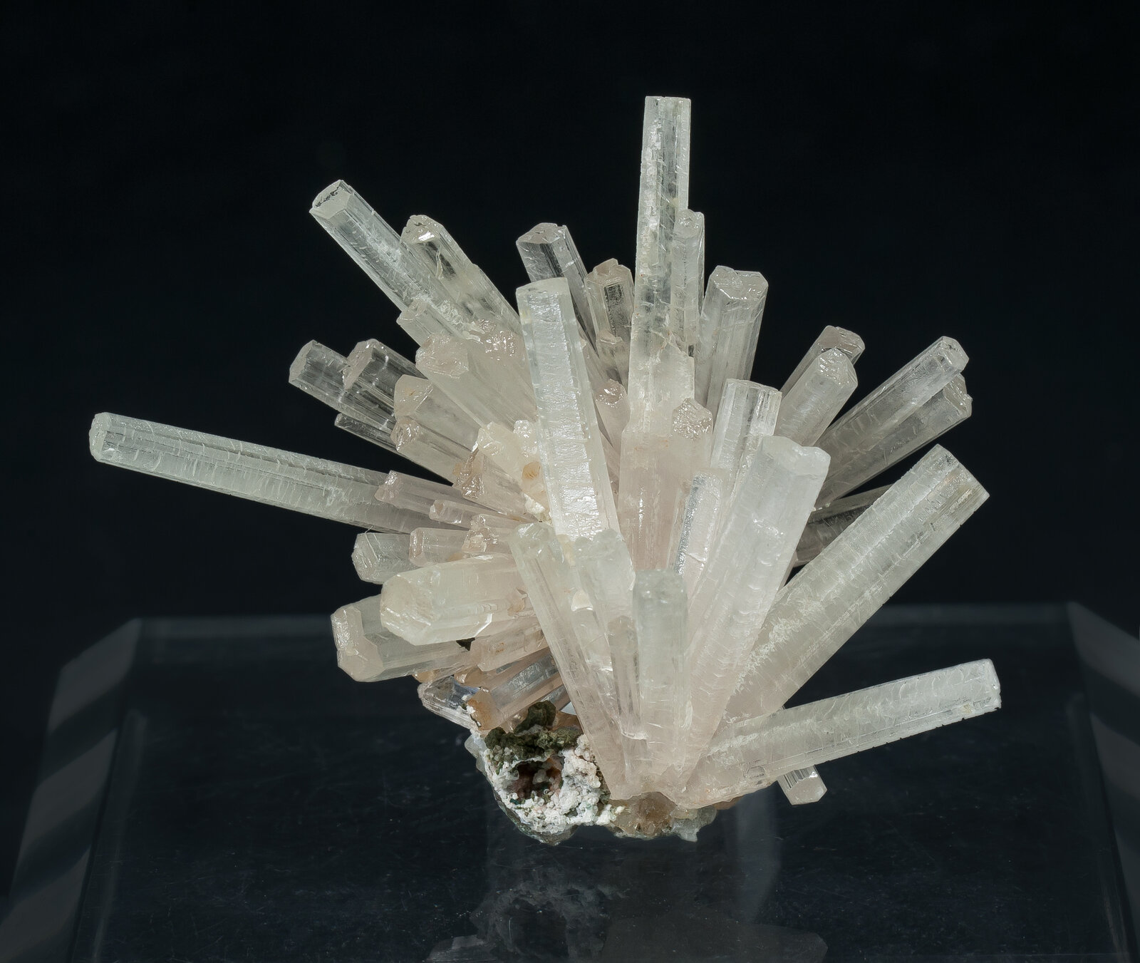 specimens/s_imagesAO9/Aragonite-EFR14AO9f.jpg