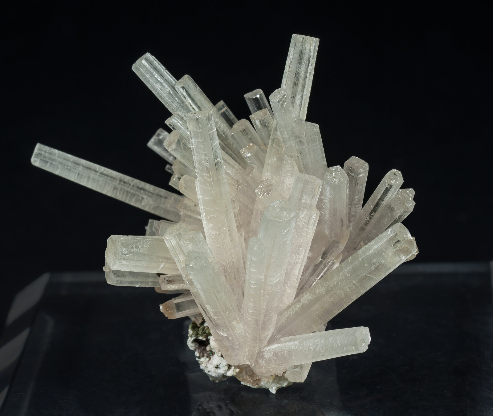 specimens/s_imagesAO9/Aragonite-EFR14AO9s.jpg