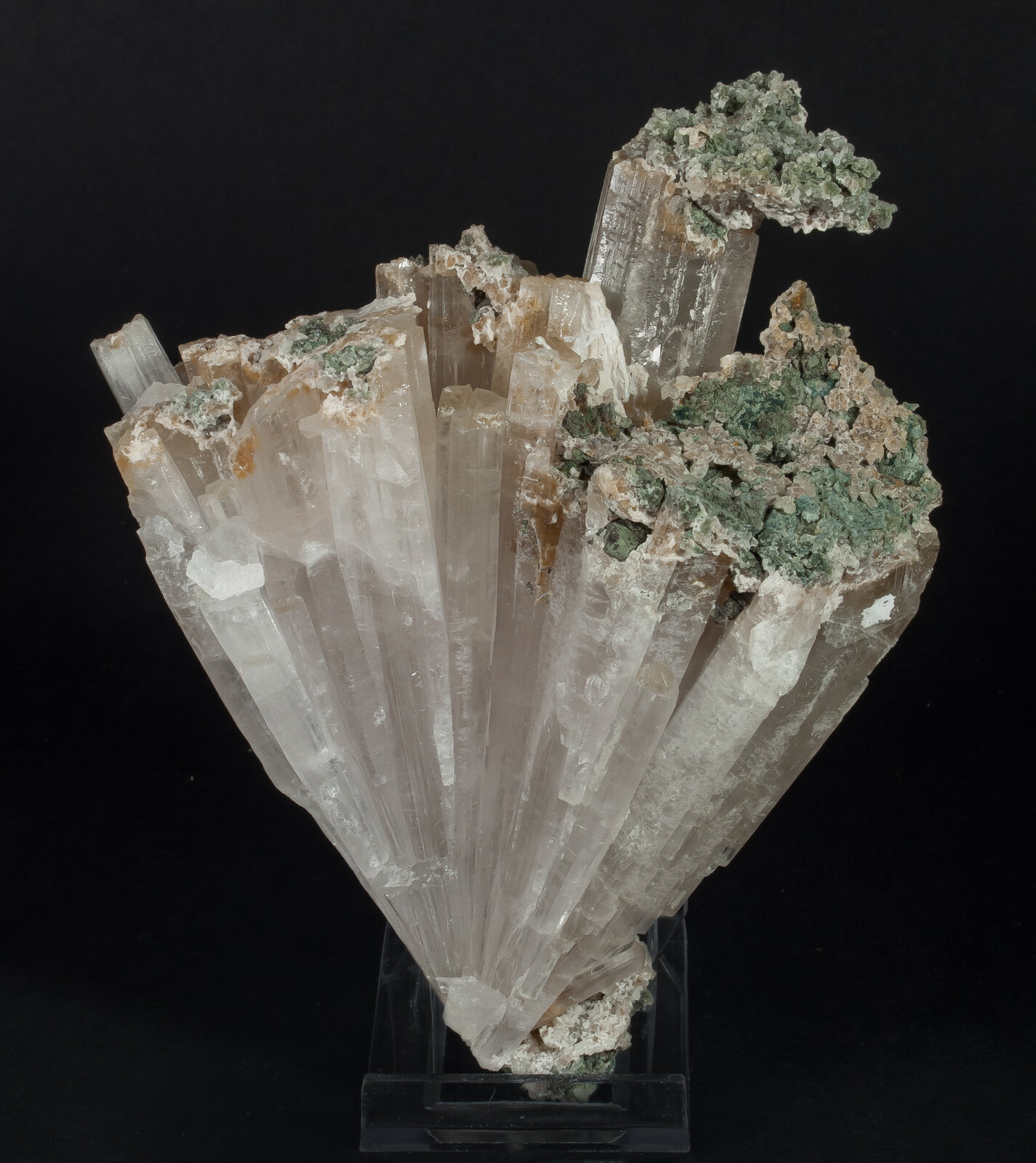 specimens/s_imagesAO9/Aragonite-EHM93AO9r.jpg