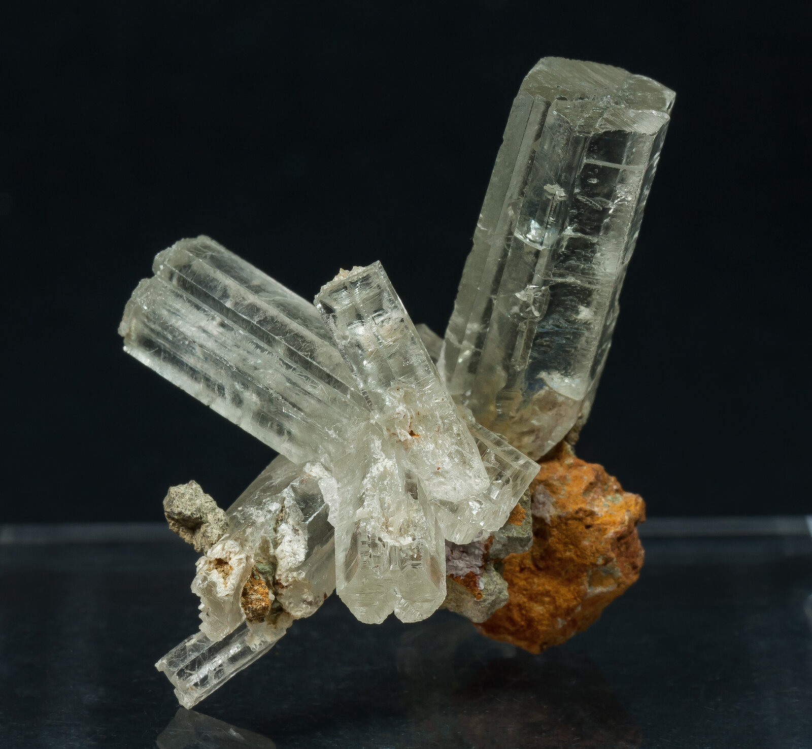 specimens/s_imagesAO9/Aragonite-EXB96AO9r.jpg