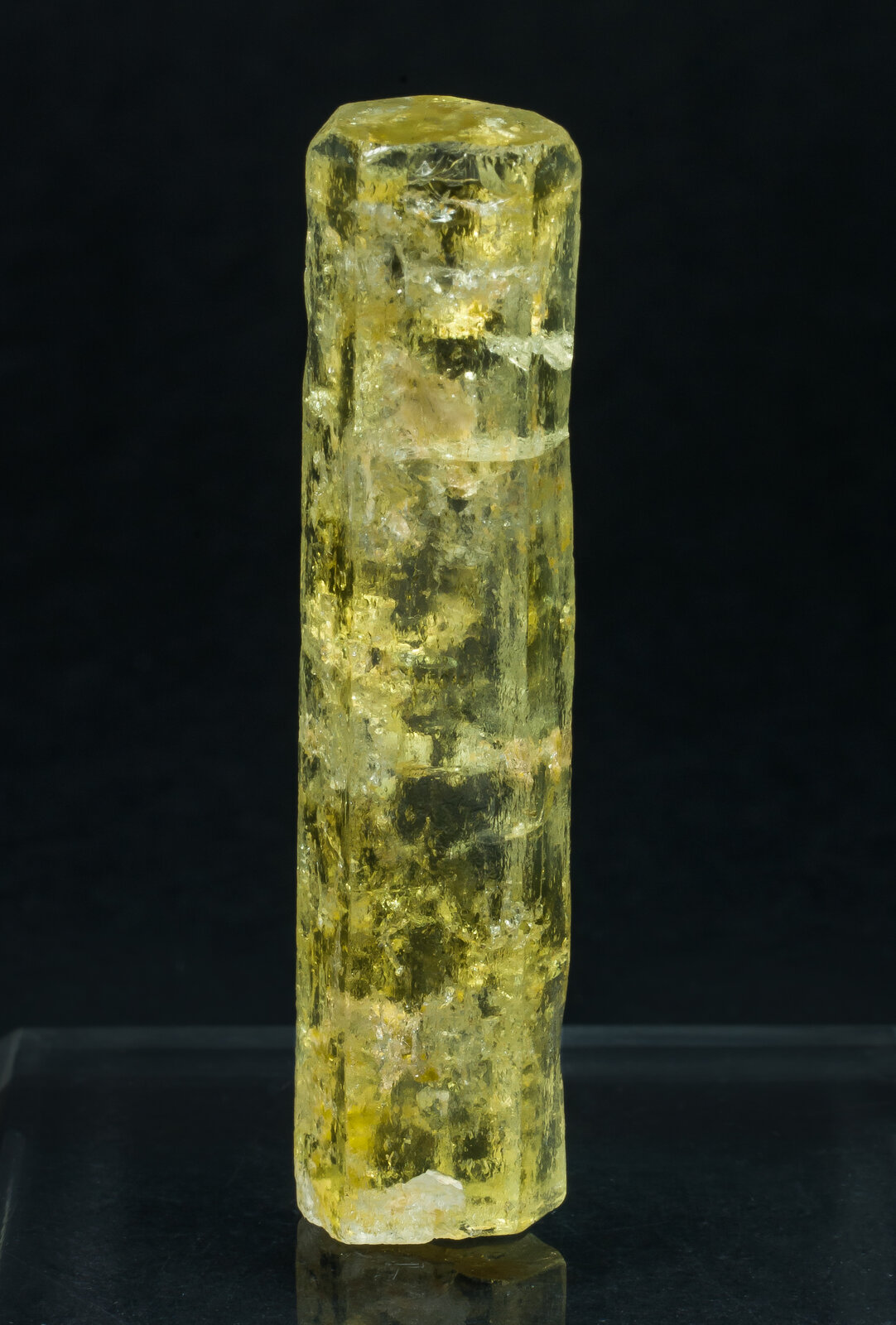 specimens/s_imagesAO9/Beryl_heliodor-EPM68AO9r.jpg