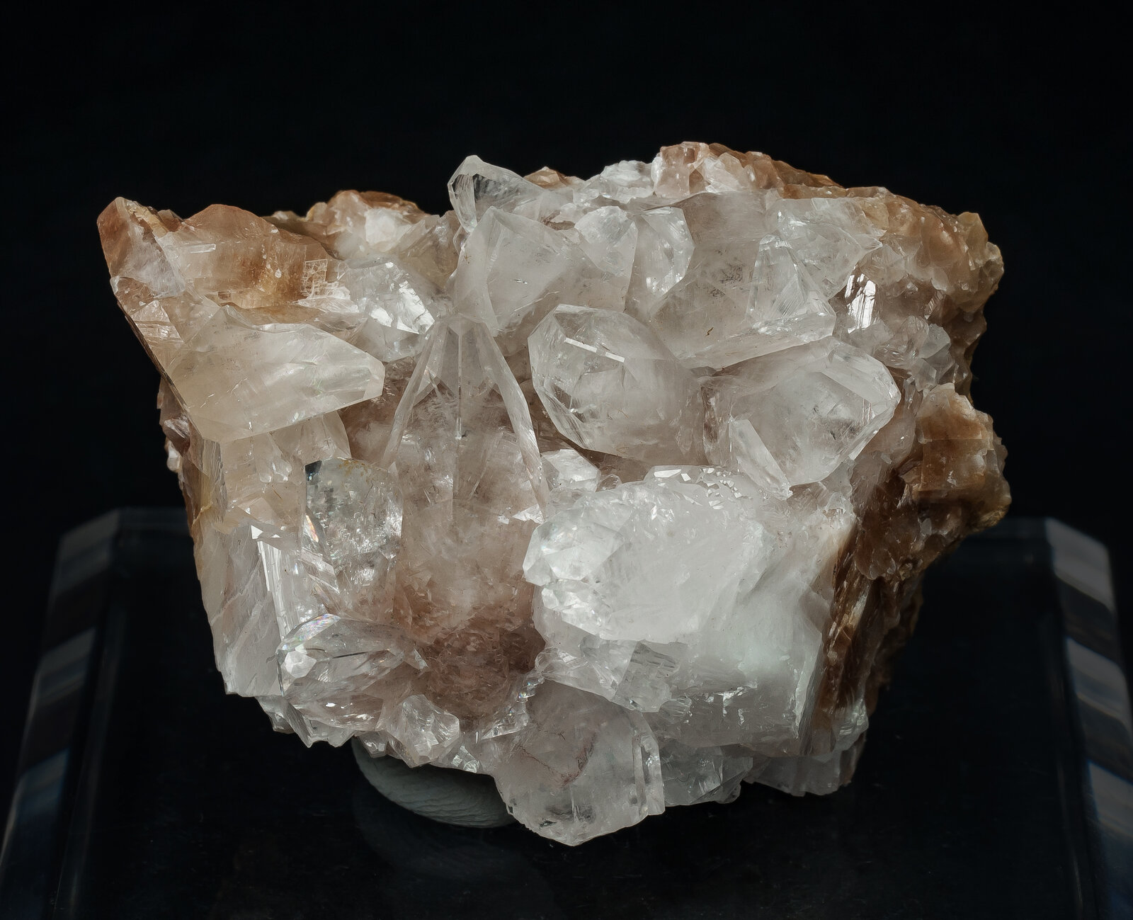 specimens/s_imagesAO9/Calcite-JFD170AO9f.jpg