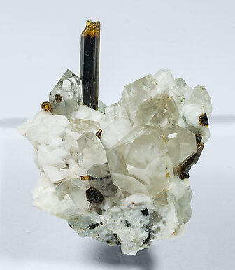 Elbaite-Schorl (Series) with Quartz and Microcline. 