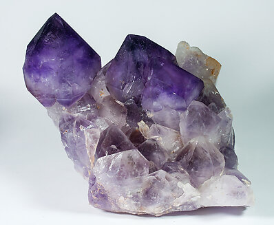 Quartz (variety amethyst). Side