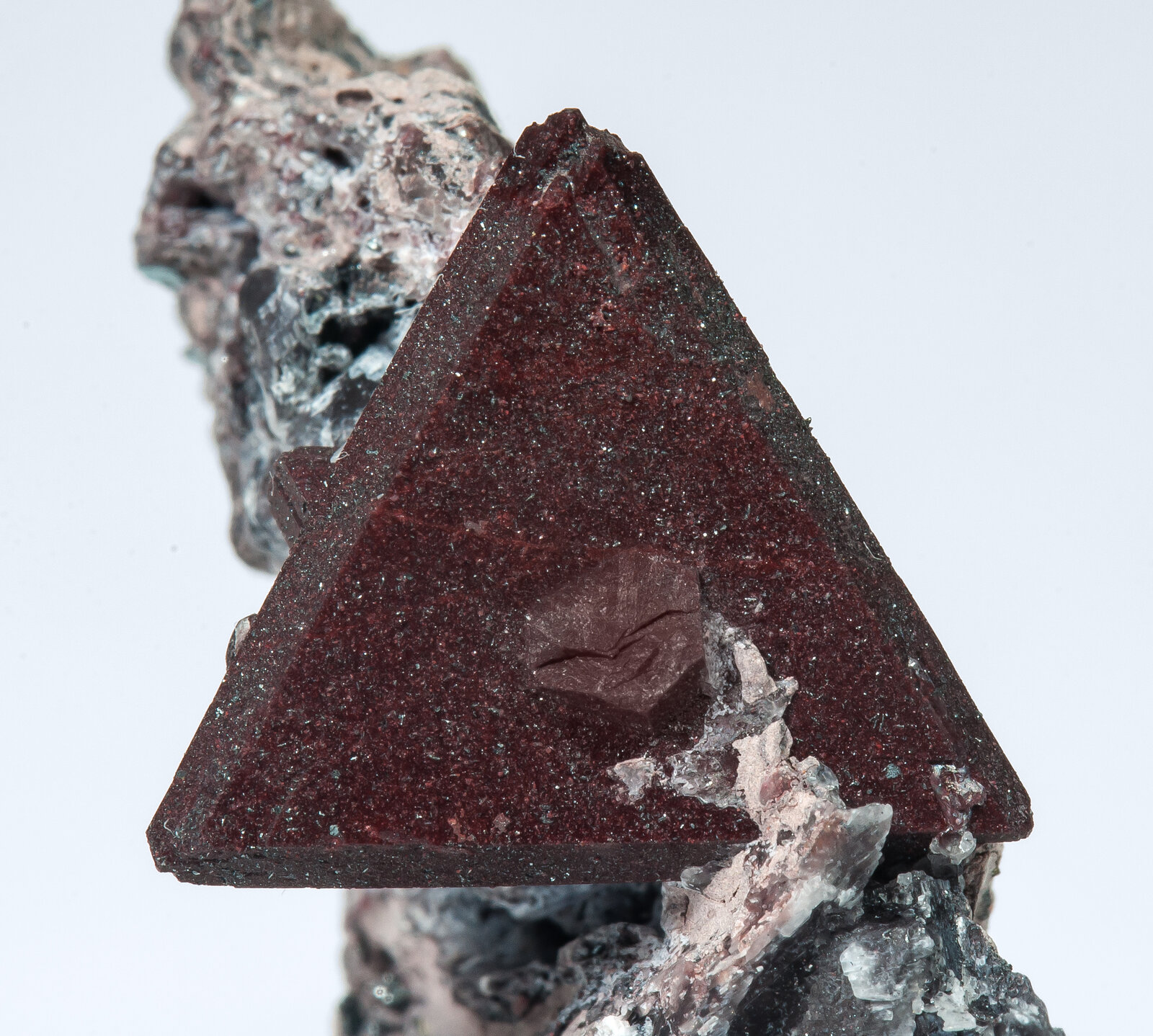 specimens/s_imagesAO9/Zunyite-EFG96AO9d.jpg