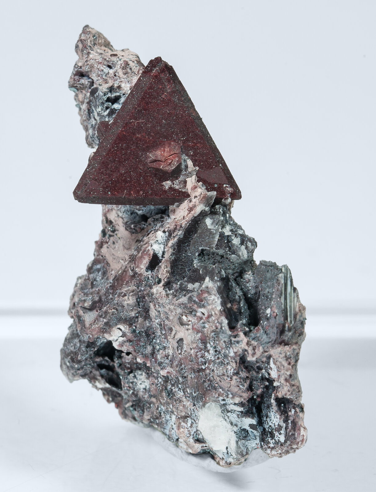 specimens/s_imagesAO9/Zunyite-EFG96AO9f.jpg