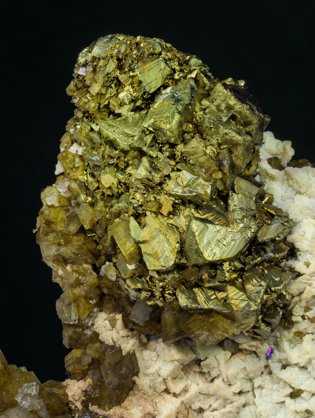 specimens/s_imagesAP1/Chalcopyrite-JFD180AP1d2.jpg