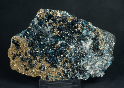 Lazulite with Siderite and Quartz. 