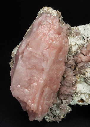 Quartz (variety rose quartz). 