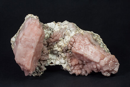 Quartz (variety rose quartz). 