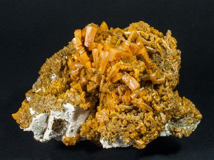 Wulfenite. Front