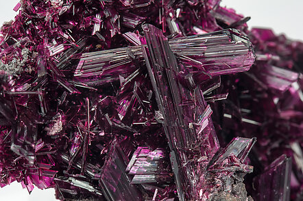 Erythrite on Skutterudite. 