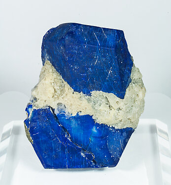 Lazurite with Calcite. Front