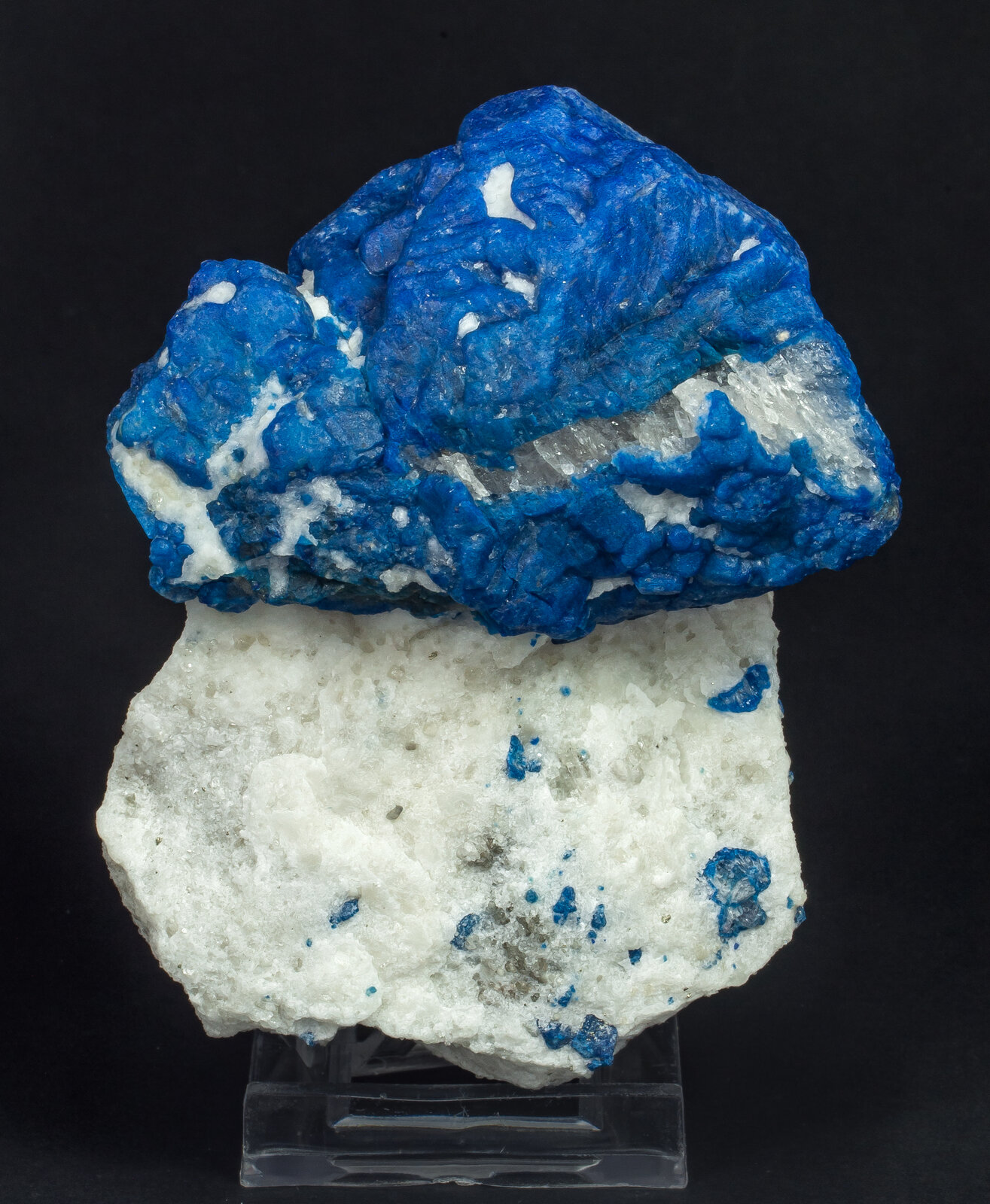 specimens/s_imagesAP2/Lazurite-TLP28AP2f.jpg