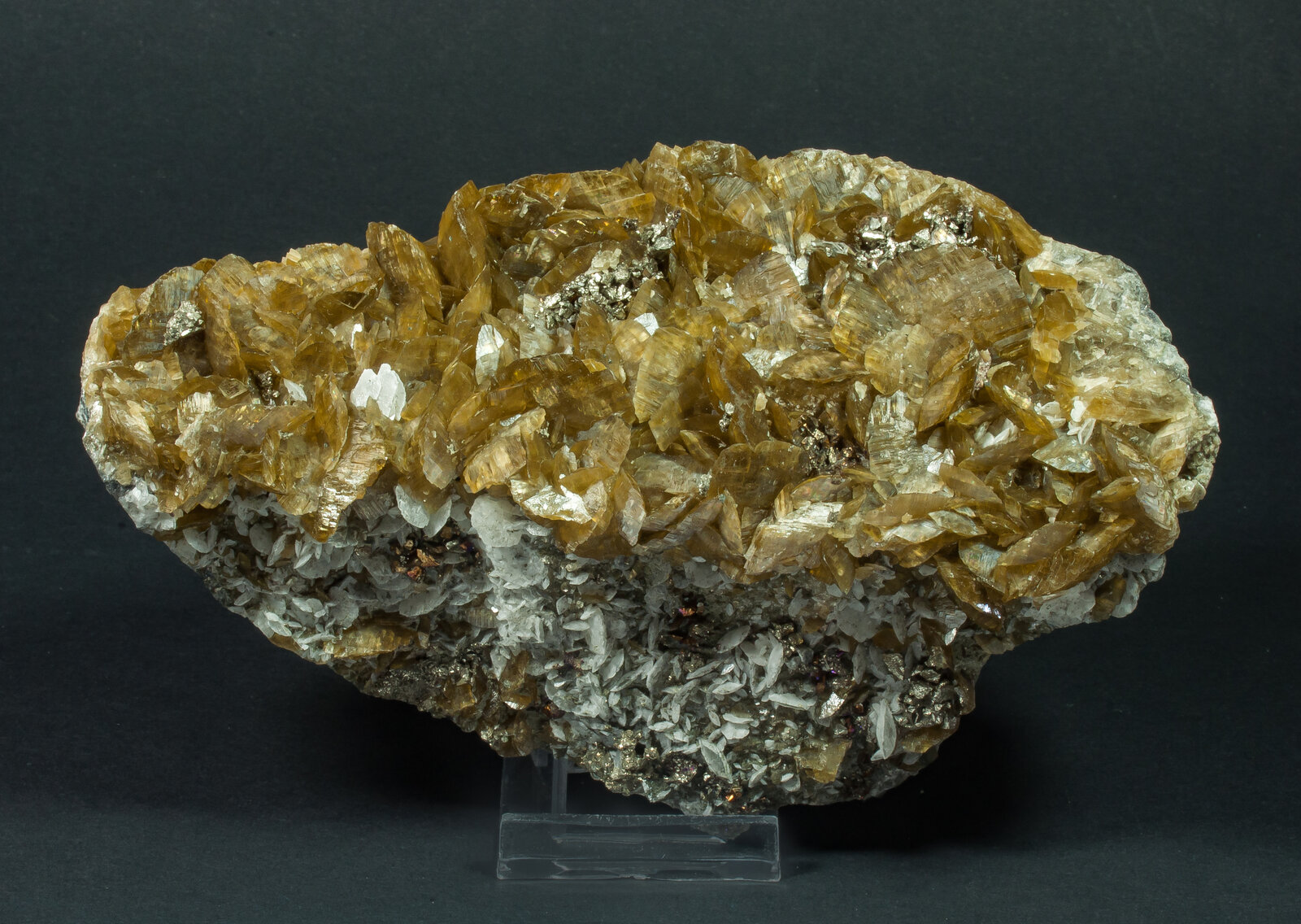 specimens/s_imagesAP2/Siderite-ERM68AP2f.jpg