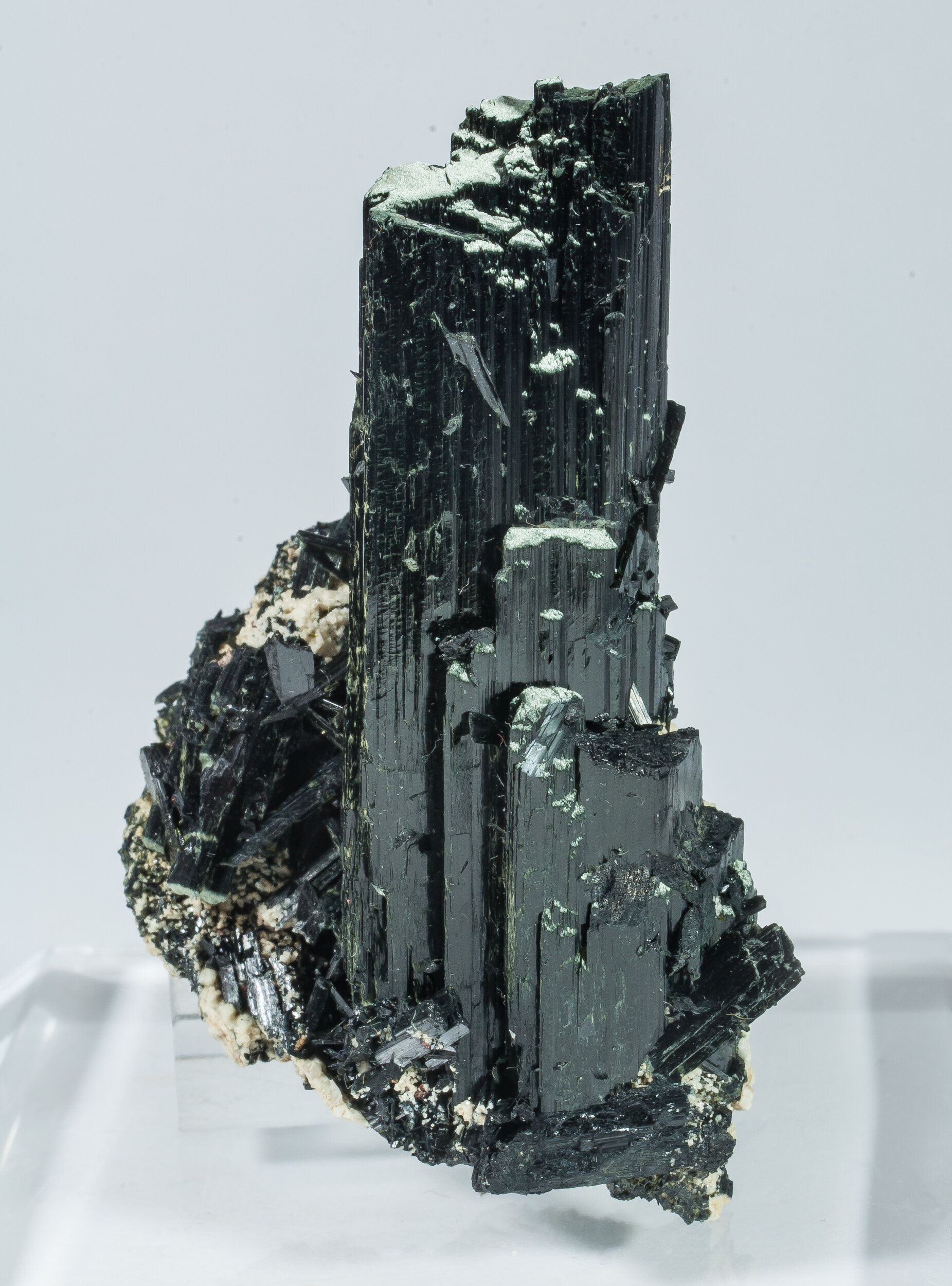 specimens/s_imagesAP3/Arfvedsonite-JFD189AP3s.jpg