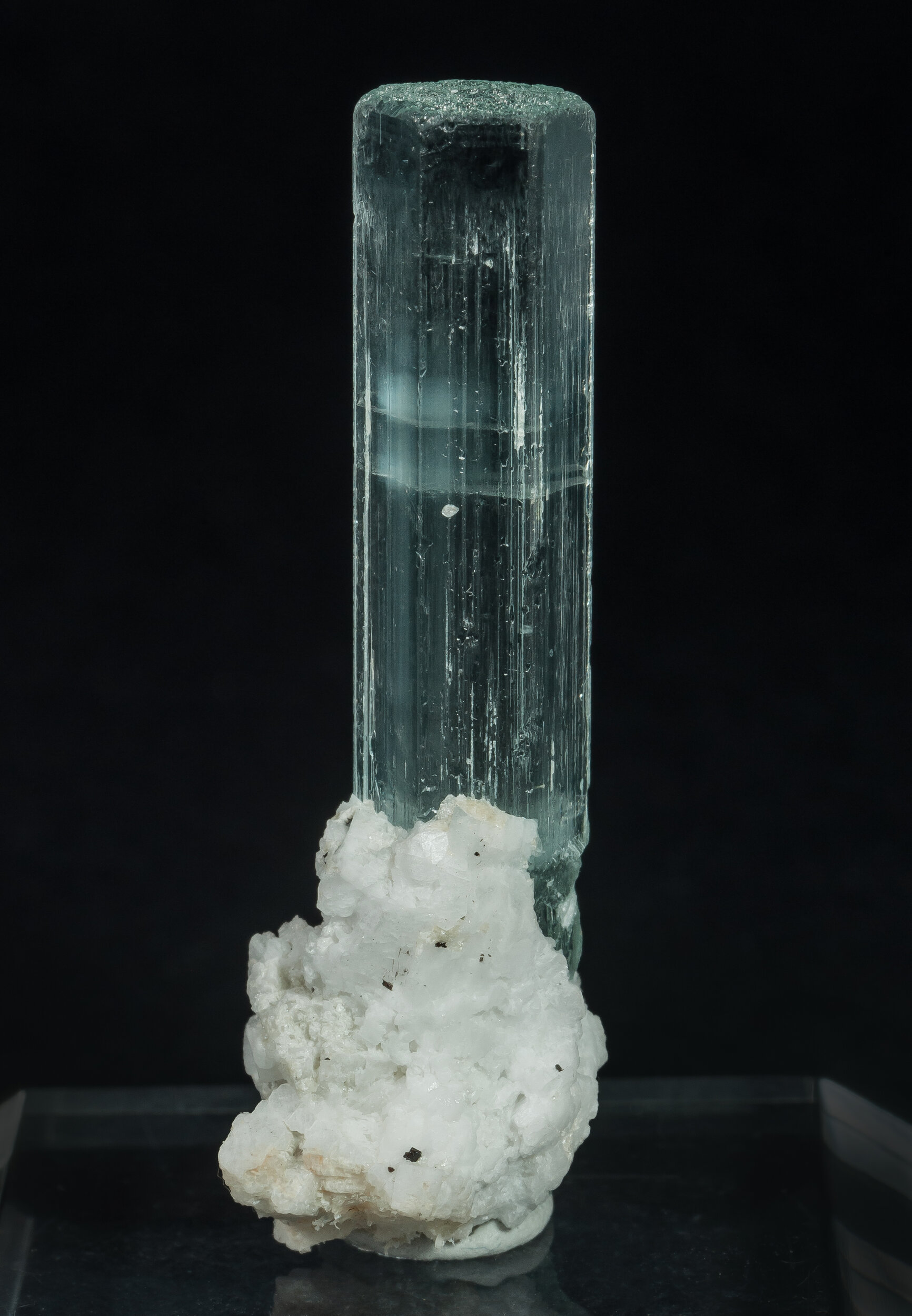 specimens/s_imagesAP3/Beryl_aquamarine-MTL87AP3r.jpg