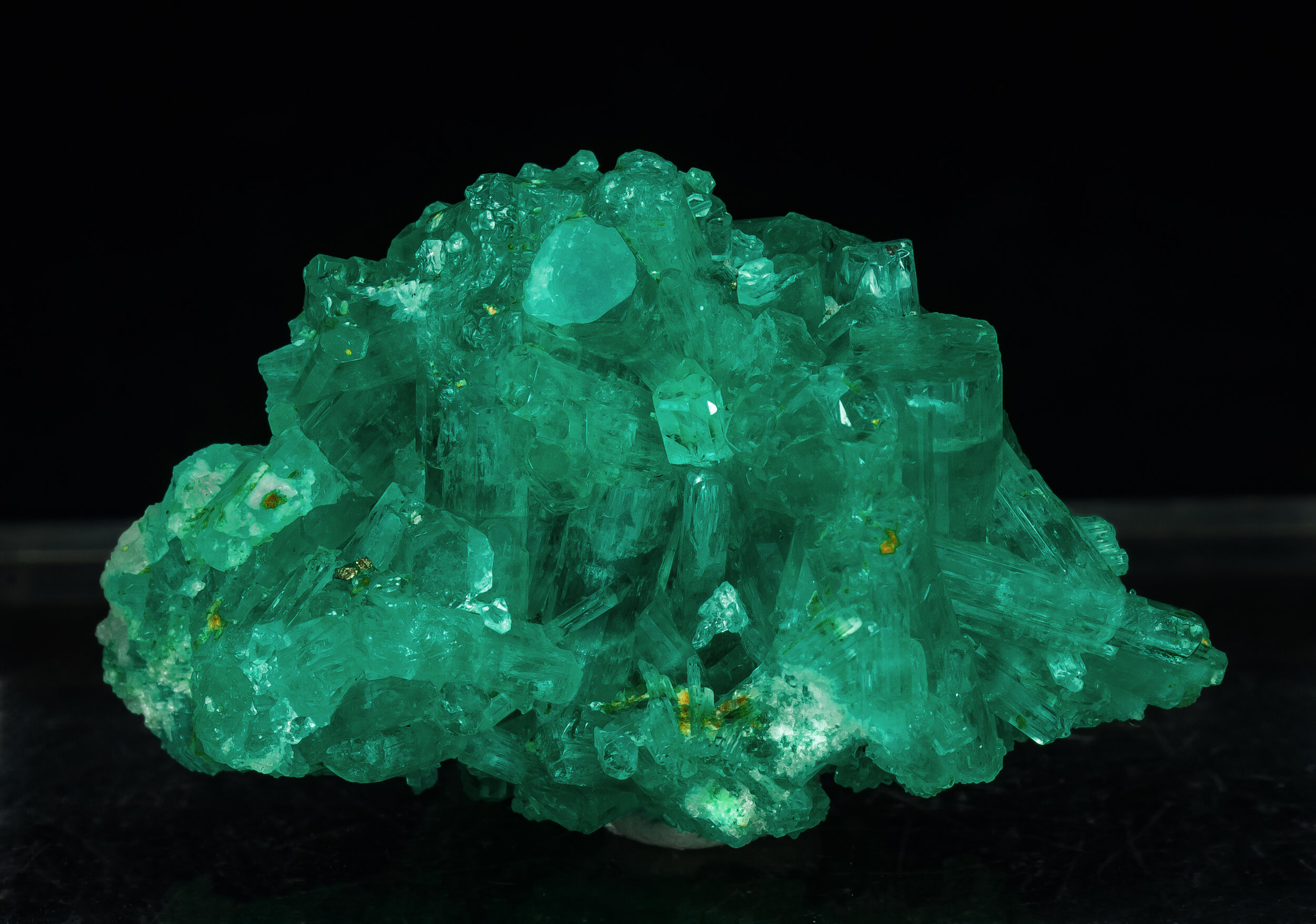 specimens/s_imagesAP3/Beryl_emerald-MFX87AP3f.jpg
