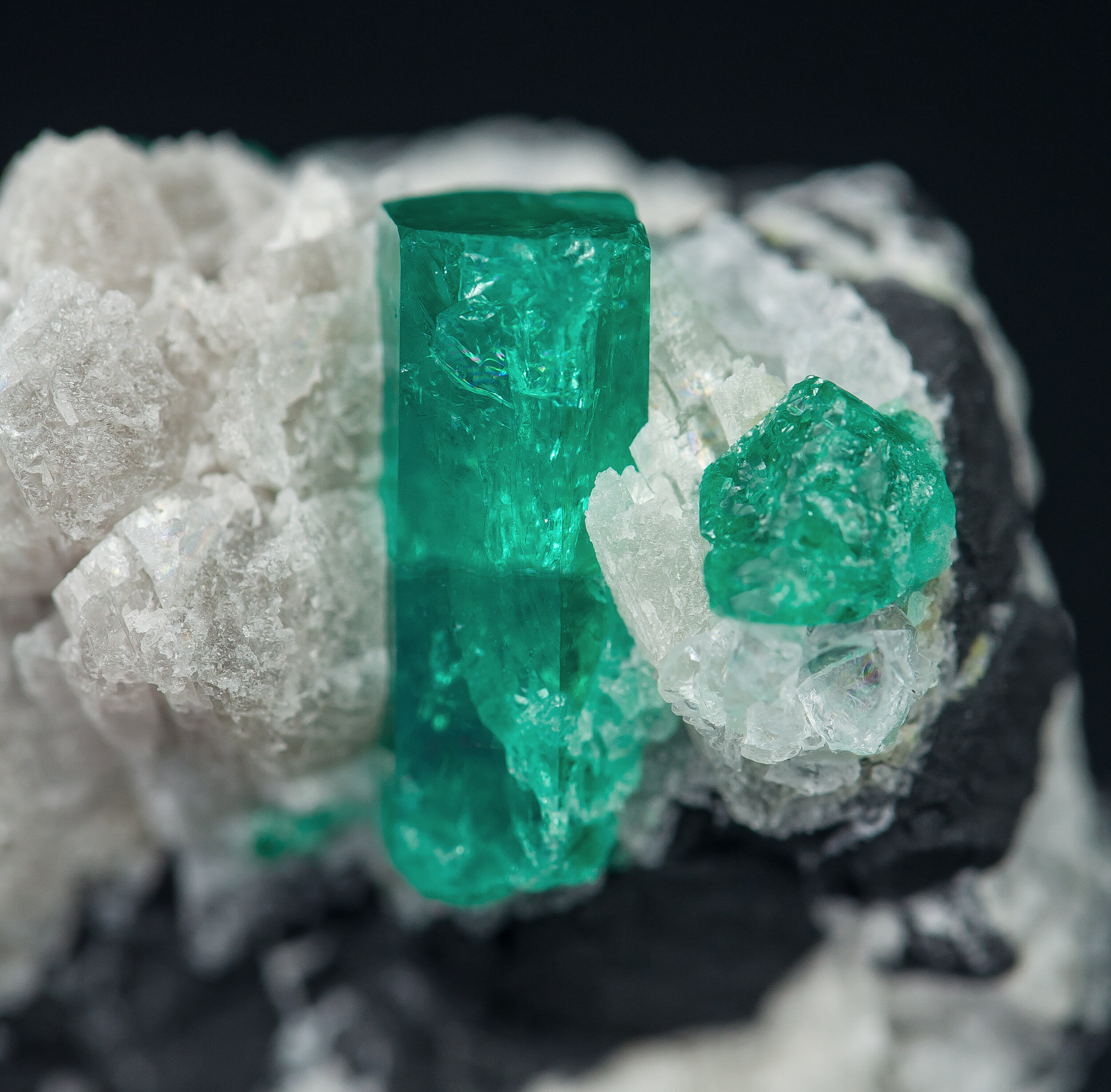 specimens/s_imagesAP3/Beryl_emerald-MLF91AP3d.jpg