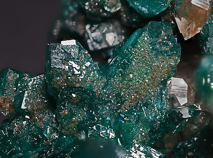 Dioptase with Quartz and Cerussite. Detail / Foto: Joaquim Calln