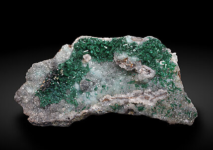 Dioptase with Plancheite and Quartz. Front / Photo: Joaquim Calln