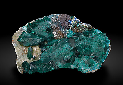 Dioptase with Plancheite. Front / Photo: Joaquim Calln