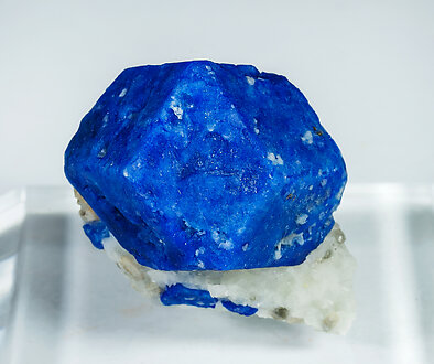 Lazurite with Calcite. Front