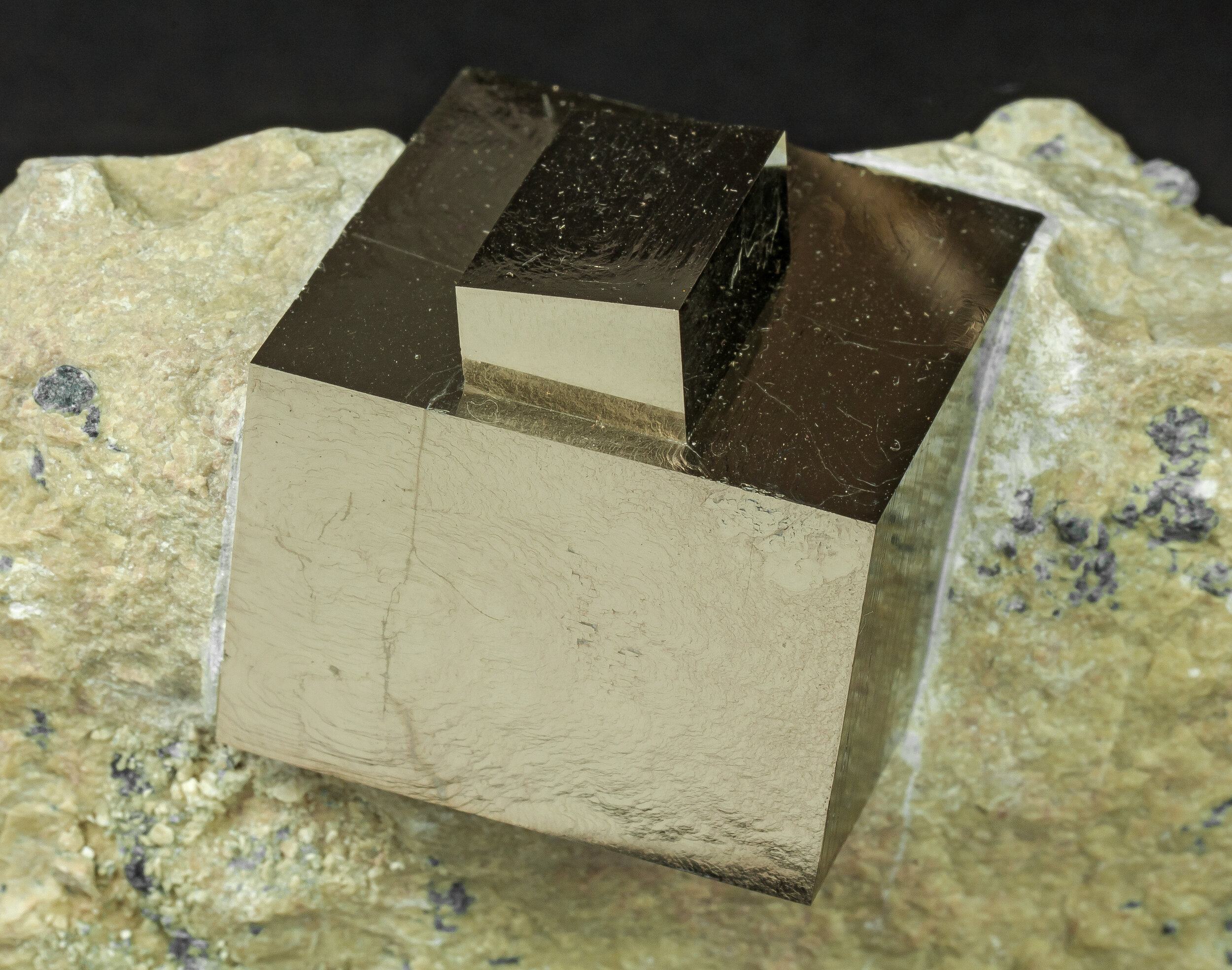 specimens/s_imagesAP3/Pyrite-MMB99AP3d.jpg