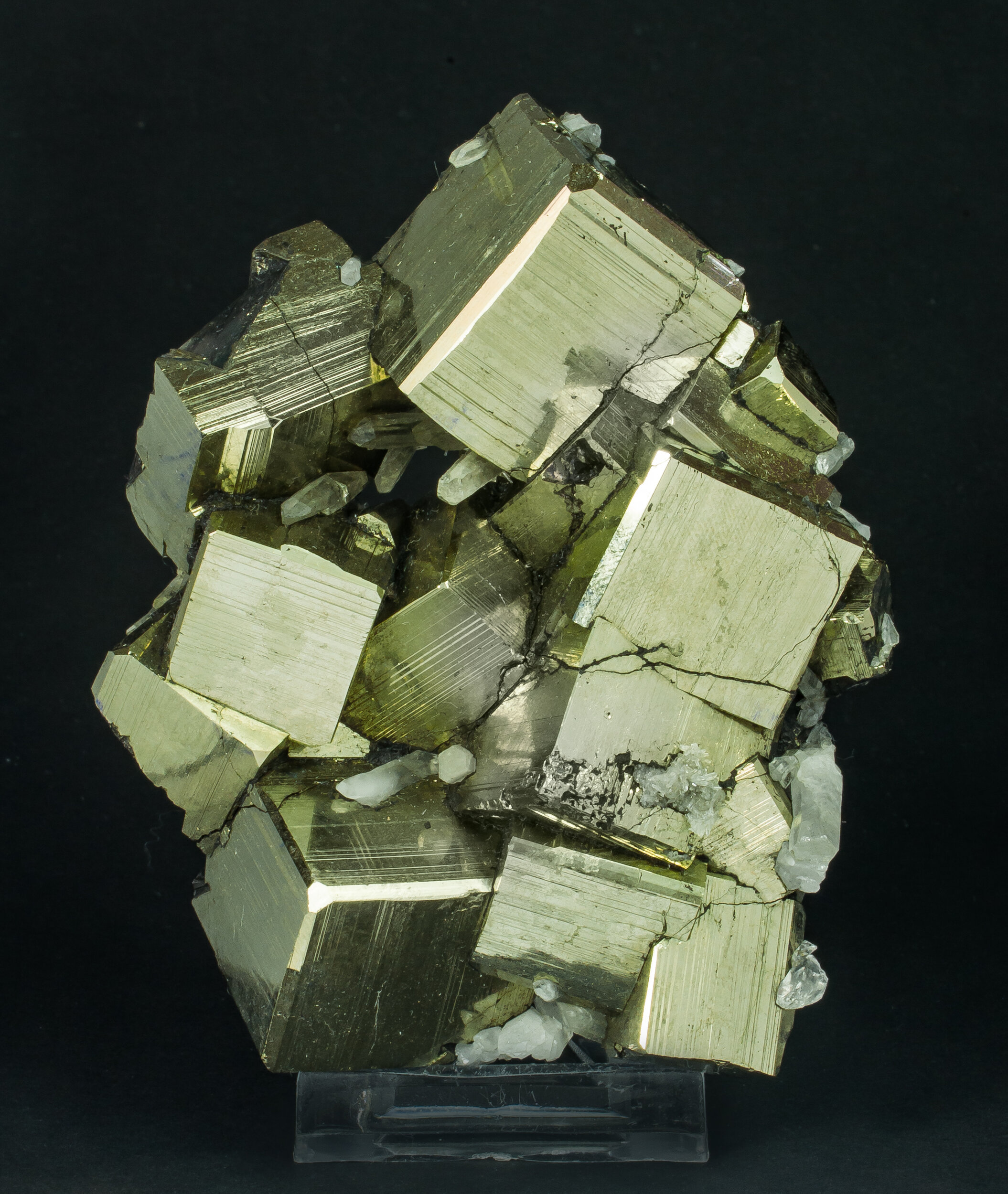 specimens/s_imagesAP3/Pyrite-TMX87AP3s.jpg