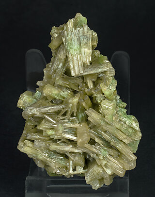 Pyromorphite. Front