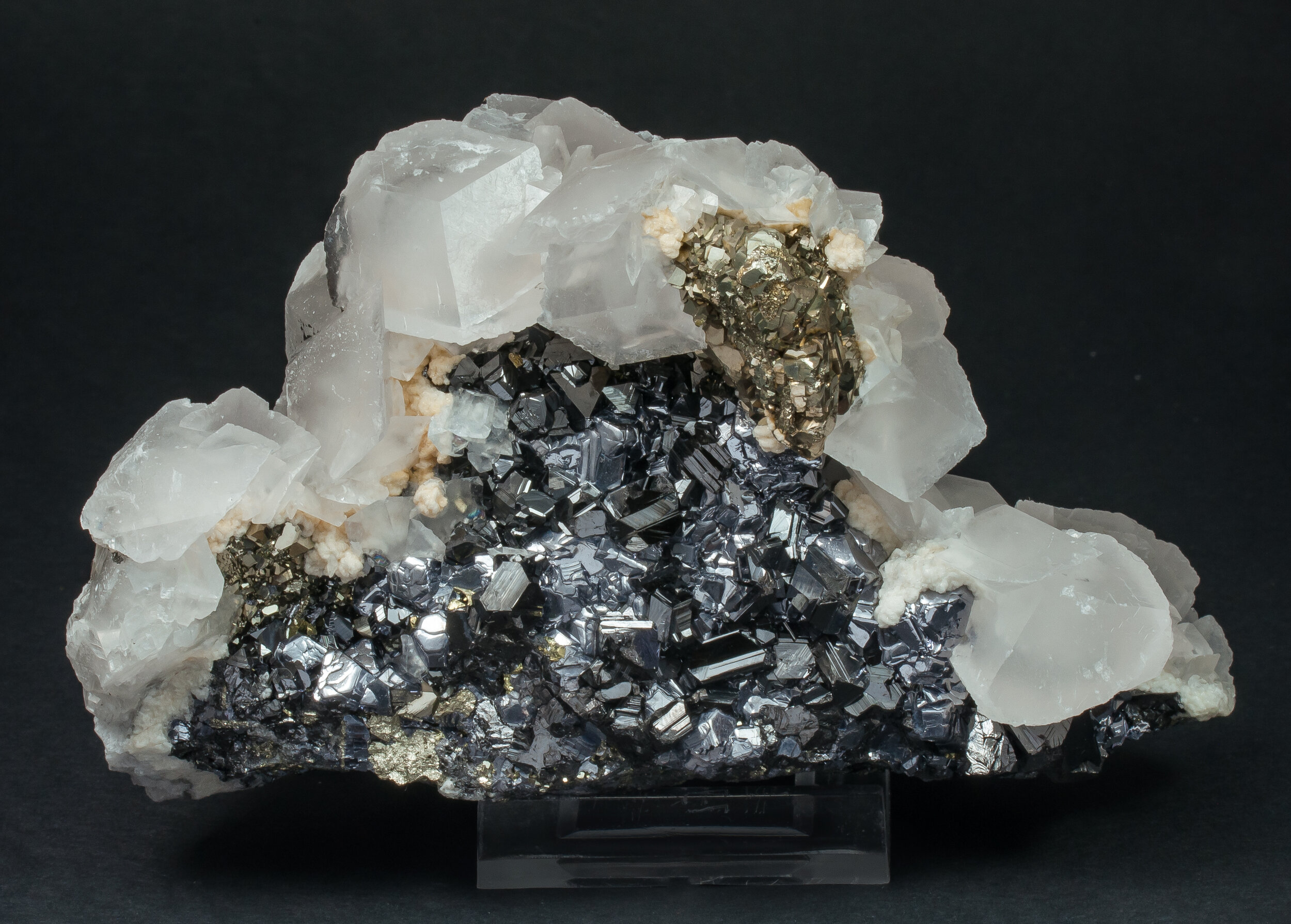 specimens/s_imagesAP3/Sphalerite-TLM66AP3f.jpg